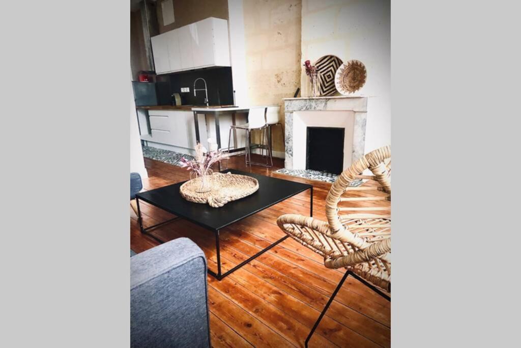 Au Coeur De Libourne Apartment Bagian luar foto